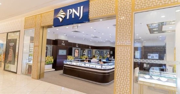 Doanh nghiệp vàng bạc trang sức lớn nhất Việt Nam chịu ảnh hưởng ra sao từ Nghị định chấm dứt độc quyền sản xuất vàng miếng?