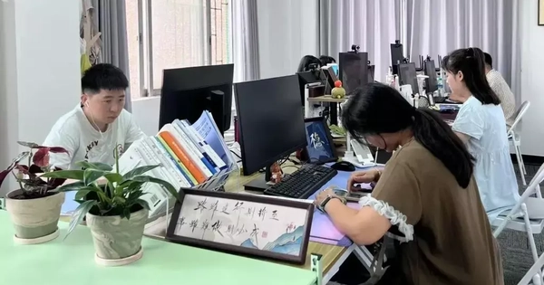 Trung Quốc: Nhiều người trẻ thất nghiệp giả vờ đi làm