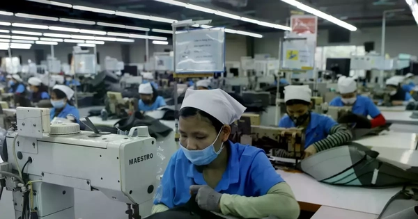 Lao động khu công nghiệp: Ở ngoài thì thừa, bên trong kêu thiếu