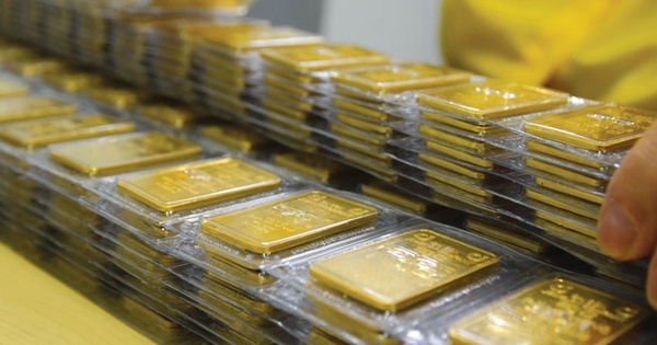 Giữa lúc giá vàng lập kỷ lục, một ngân hàng tung quà “khủng” 10 lượng SJC cho khách mở tài khoản dịp Quốc khánh