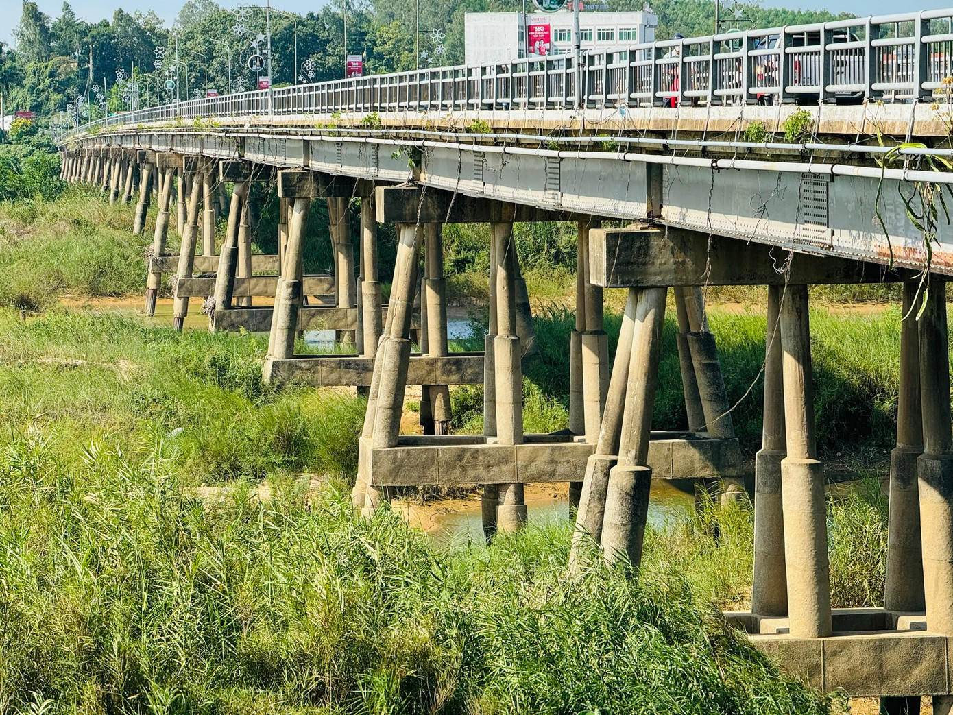 Cận cảnh cầu Trà Khúc 1 - biểu tượng 60 năm trước ngày được xây mới - Ảnh 4