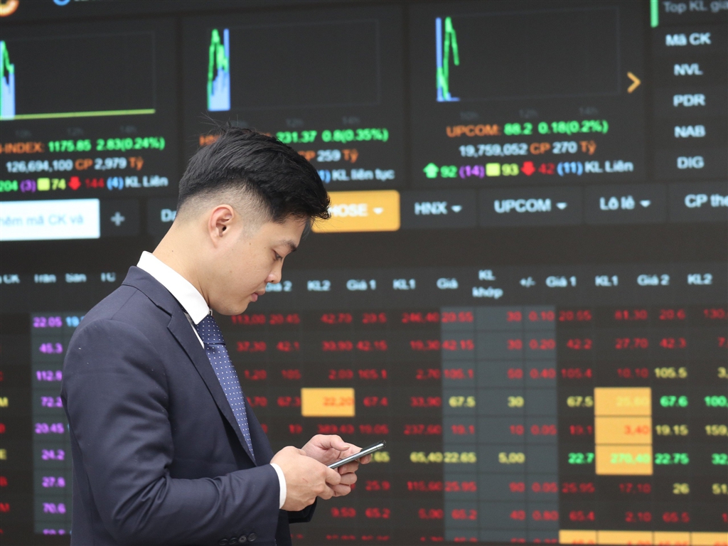 VN-Index đảo chiều ngoạn mục 'phút 89' - Ảnh 1