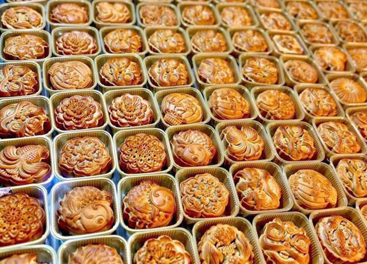 TP.HCM quyết đưa bánh trung thu 'vào khuôn phép' - Ảnh 1