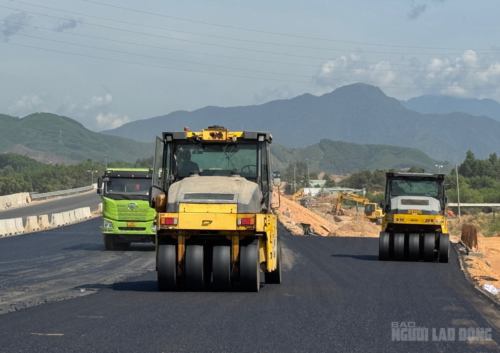 Cận cảnh cao tốc Hoà Liên - Tuý Loan trước ngày thông xe theo chỉ đạo của Thủ tướng Chính phủ - Ảnh 1