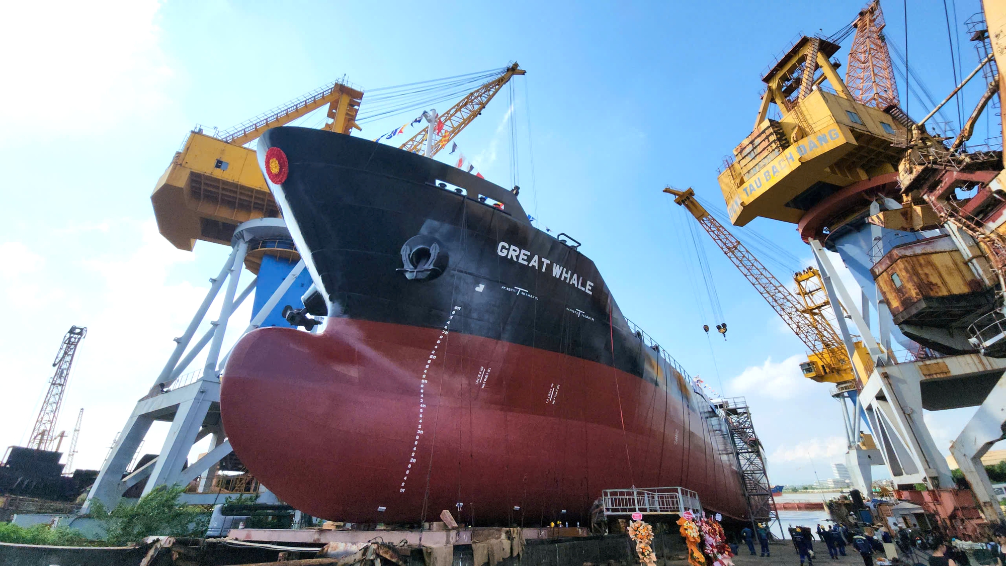 Siêu tàu "Made by Vietnam" trọng tải 7.990 tấn vừa hạ thủy thành công: Ngành đóng tàu Việt vươn xa - Ảnh 1