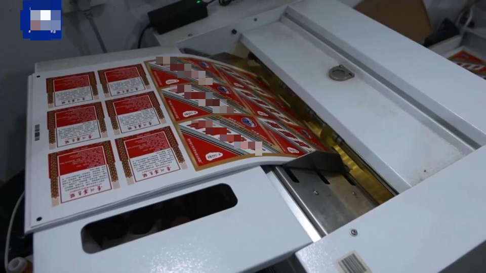 Triệt phá đường dây bán rượu giả độc hại, thu giữ 55 tấn bao bì, nhãn mác nhái: Quy mô hơn 549 tỷ đồng - Ảnh 4