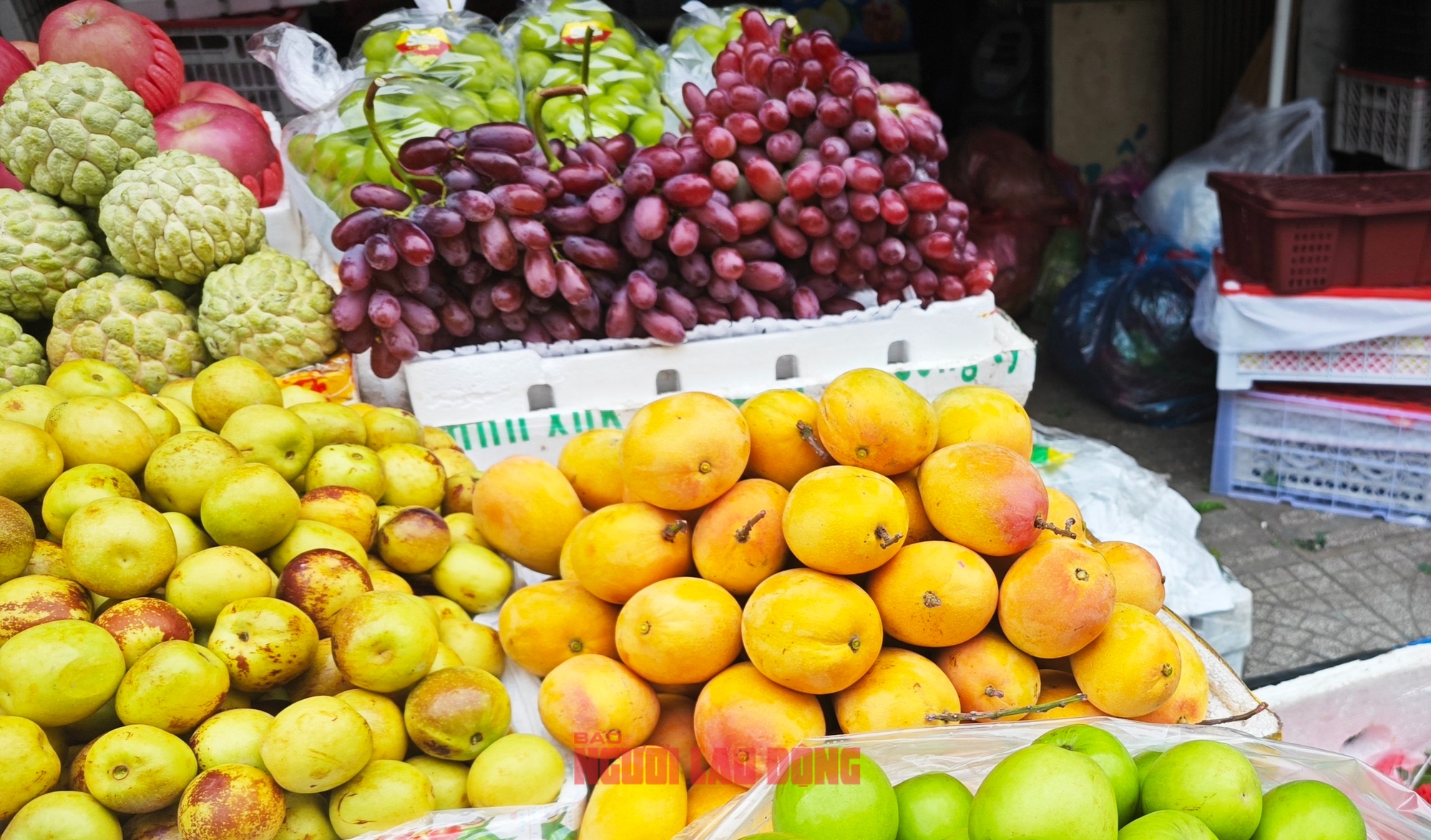 Bất ngờ về lượng xoài Trung Quốc về chợ TP HCM - Ảnh 1