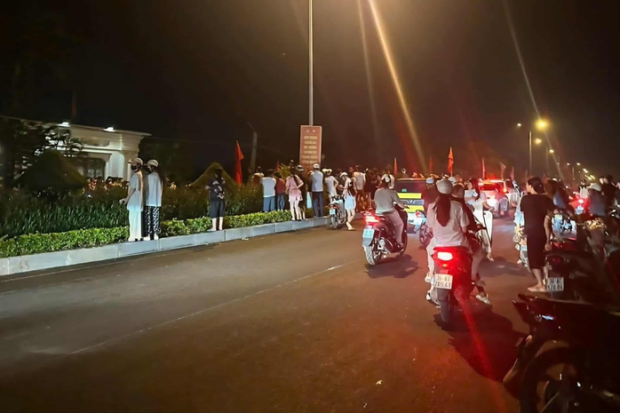 Ảnh khám xét dinh thự và nơi làm việc của "bầu Đoan" - Ảnh 5