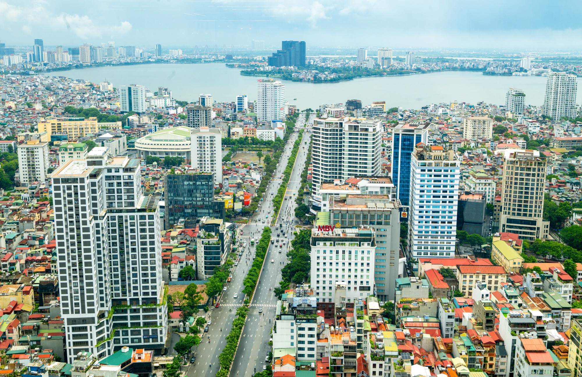 Tư duy "người đẻ ra chứ đất không đẻ ra" và coi đây là lý do BĐS tăng lên: Nếu bây giờ người không đẻ nữa thì giá bất động sản liệu có giảm? - Ảnh 1