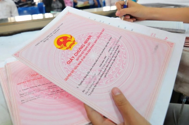 Khi ngân hàng “bó tay” với tài sản bảo đảm bất động sản: Có đất thay nợ xấu nhưng không thể bán, không thể hạch toán - Ảnh 1