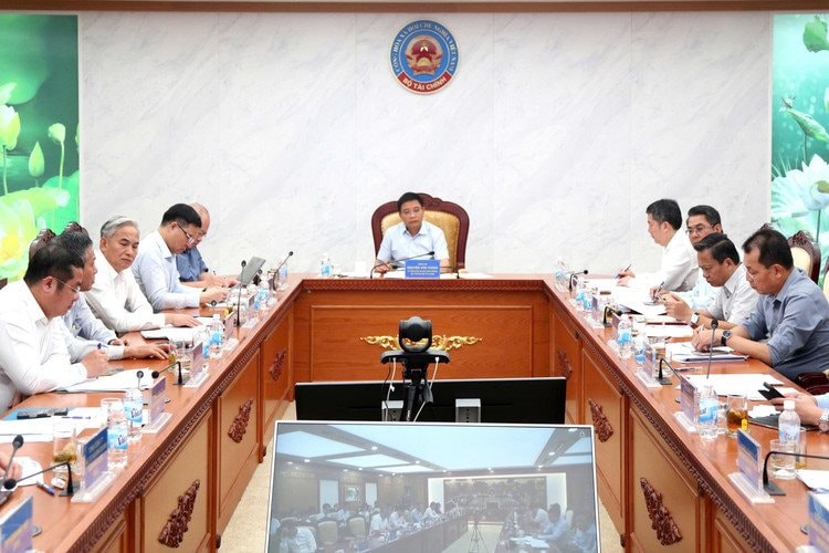 Các doanh nghiệp thuộc Bộ Tài chính đạt tổng doanh thu hợp nhất trên 1,077 triệu tỷ đồng trong 6 tháng đầu năm - Ảnh 1