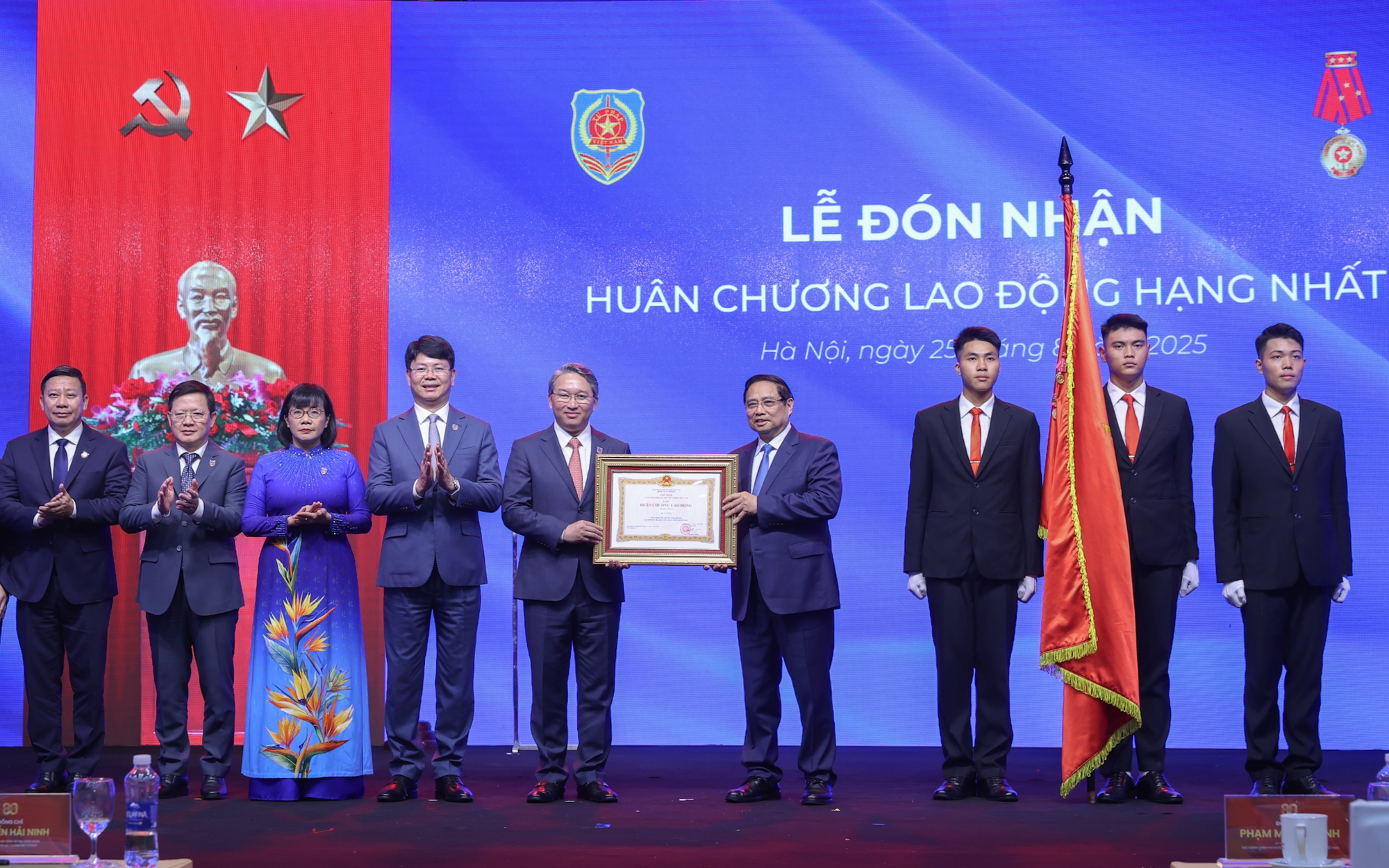 Thủ tướng: Thể chế thông thoáng nhưng cần ngăn chặn "trục lợi chính sách" - Ảnh 3