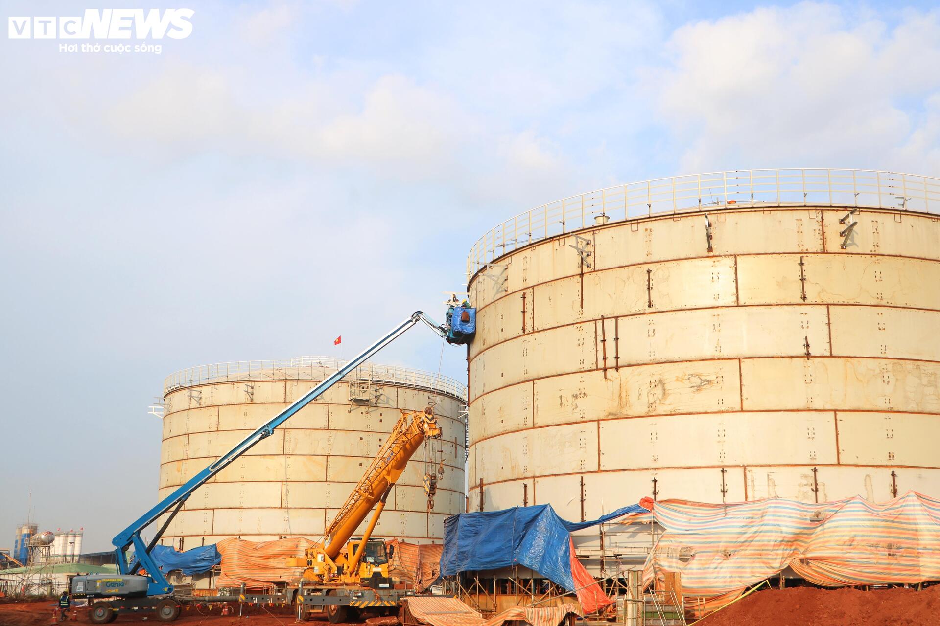 Cận cảnh bồn chứa nhiên liệu sân bay Long Thành tăng tốc về đích - Ảnh 8