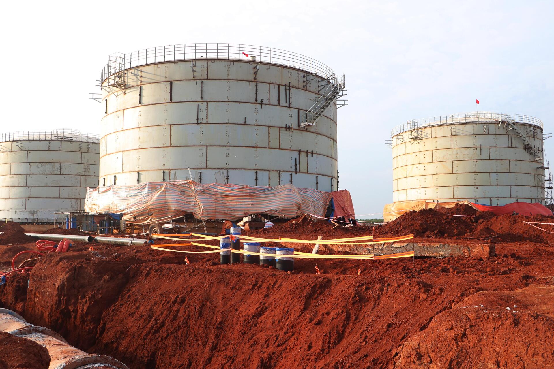 Cận cảnh bồn chứa nhiên liệu sân bay Long Thành tăng tốc về đích - Ảnh 4