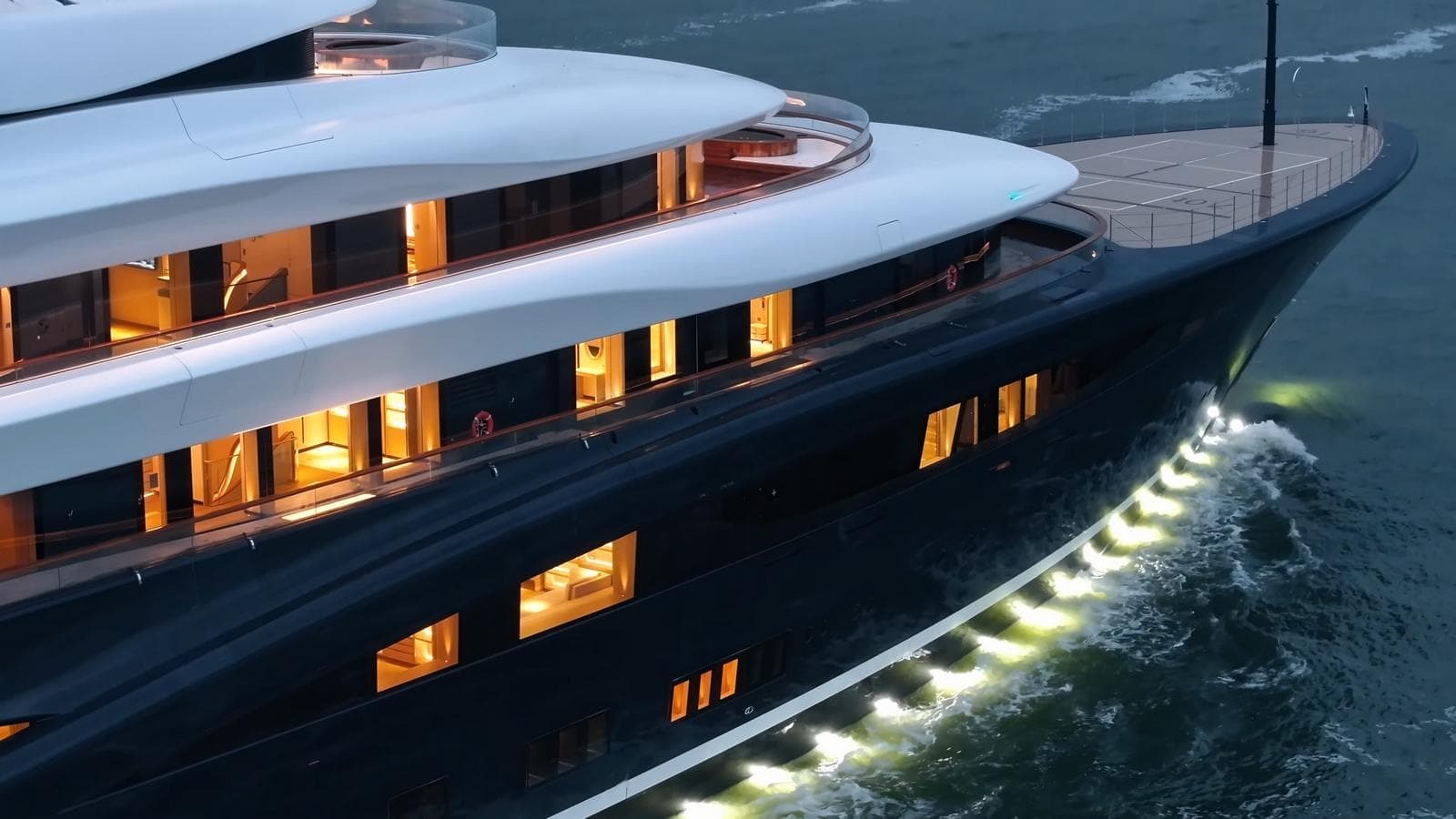 Lần đầu tiên được trang bị công nghệ này - siêu du thuyền 645 triệu USD của Bill Gates có thể chạy 1 tuần không tốn một giọt dầu diesel, được gọi là 'cột mốc mới của ngành hàng hải' - Ảnh 2