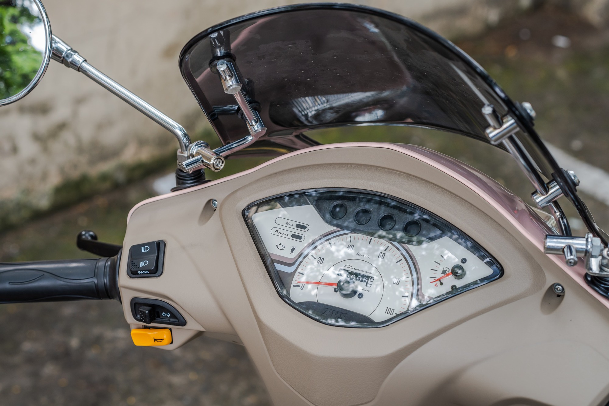 Ở Việt Nam có xe tay ga đang giảm giá mạnh, trang bị không thua kém đối thủ Vision mà rẻ hơn 10 triệu - Ảnh 4