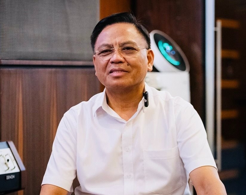 Vị đại gia khét tiếng vừa bị công an khám xét: Sở hữu tòa Bạch dinh 50.000m2 có sân bay riêng và bộ sưu tập Mercedes cổ, làm loạt dự án BĐS nghìn tỷ tại Thanh Hoá - Ảnh 1