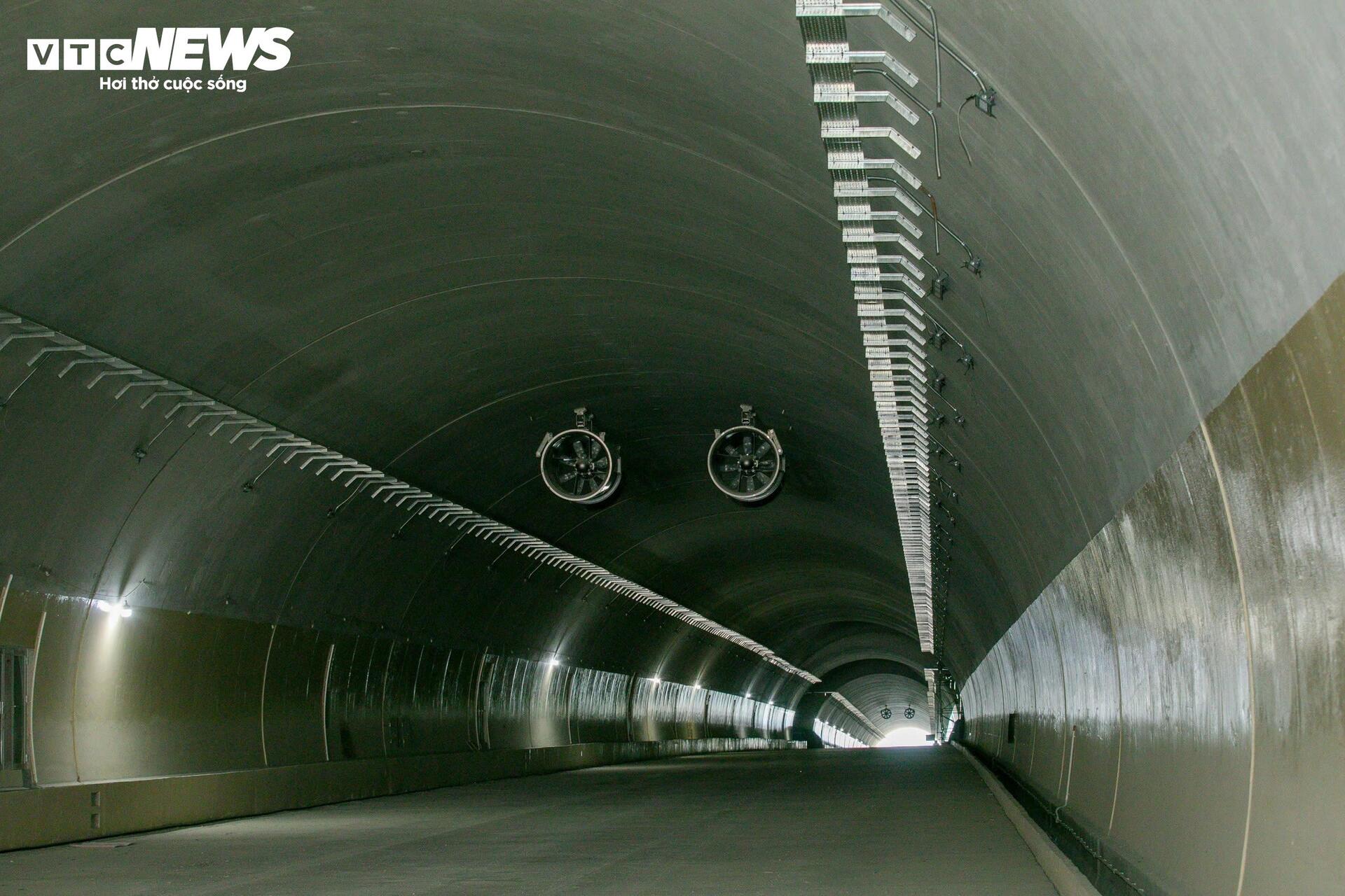 Xuyên đêm thi công cao tốc hơn 20.400 tỷ đồng nối Quảng Ngãi - Gia Lai - Ảnh 3