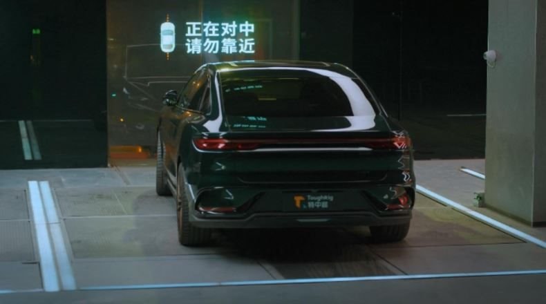 Trung Quốc khánh thành siêu công trình không phát thải carbon: Vận hành như nhà máy điện thẳng đứng, bãi đỗ xe tự động có thể trả ngược điện năng - Ảnh 1