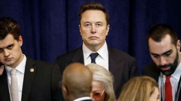 Nóng: Elon Musk bị kiện tập thể với cáo buộc 'lừa đảo' - Ảnh 1