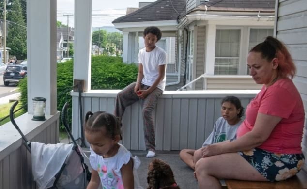 Chưa từng có tại nền kinh tế số 1 thế giới: Nợ công vượt 37 nghìn tỷ USD, tương đương 120% GDP, vòng xoáy lạm phát khó dừng lại - Ảnh 1