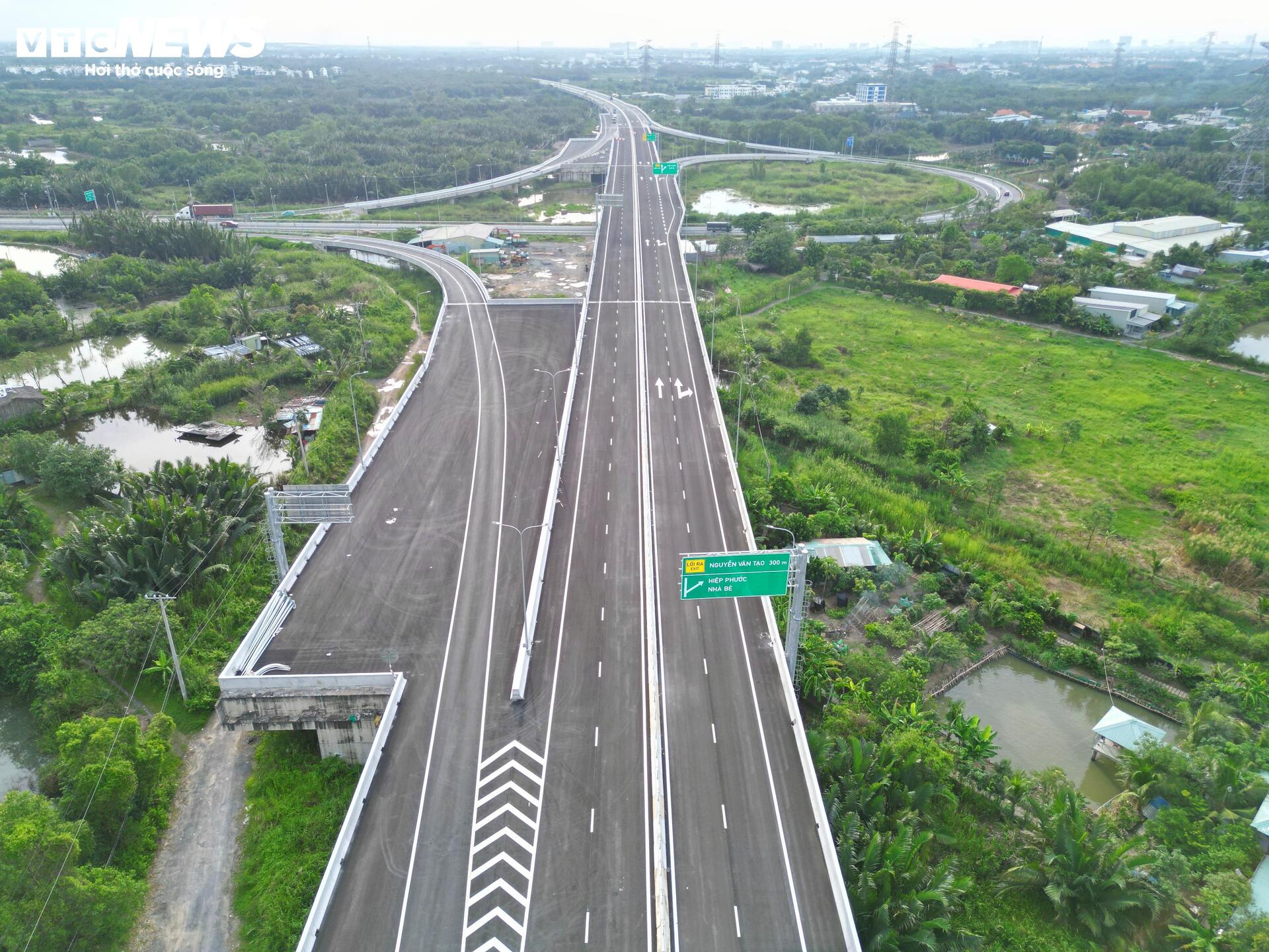 Diện mạo cầu dây văng tĩnh không cao nhất Việt Nam trước ngày về đích - Ảnh 9