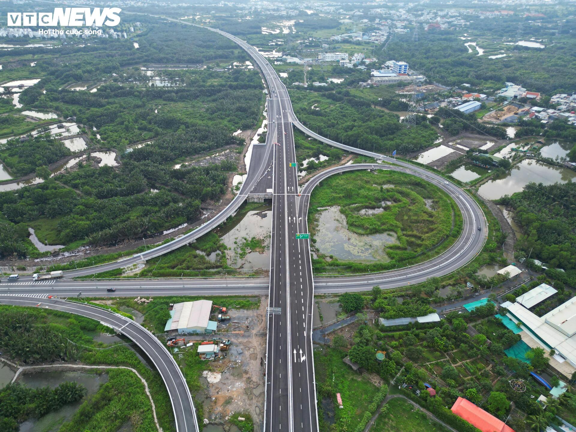 Diện mạo cầu dây văng tĩnh không cao nhất Việt Nam trước ngày về đích - Ảnh 12