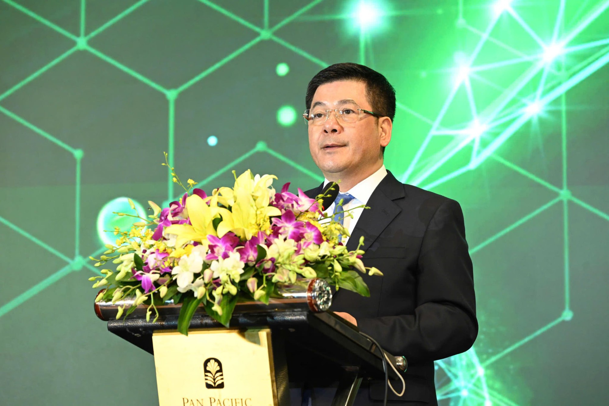 Bộ trưởng Bộ Công Thương nói gì về sử dụng xăng E10 thay thế hoàn toàn RON 95 từ 1-1-2026? - Ảnh 1