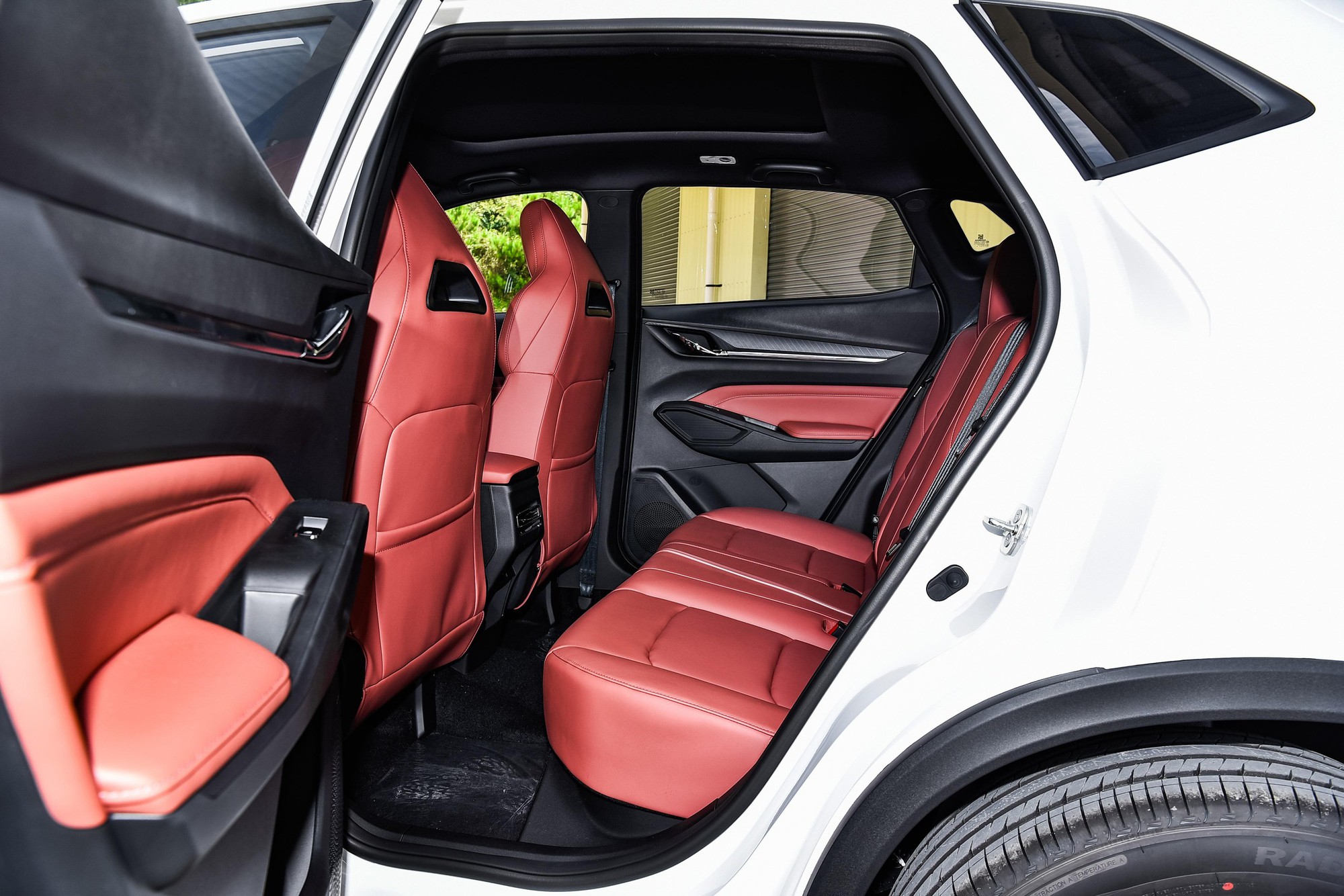 'Ông trùm' xe tải tại Việt Nam trình làng mẫu SUV ngang cỡ Mazda CX-5: ngoại hình thể thao, giá rẻ hơn cả Kia Morning - Ảnh 5