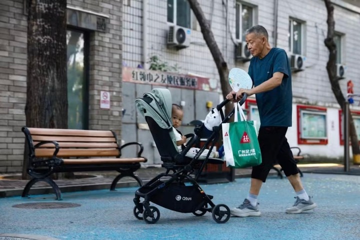 Chi phí nuôi con ở Trung Quốc đắt đỏ chưa từng thấy - Ảnh 1