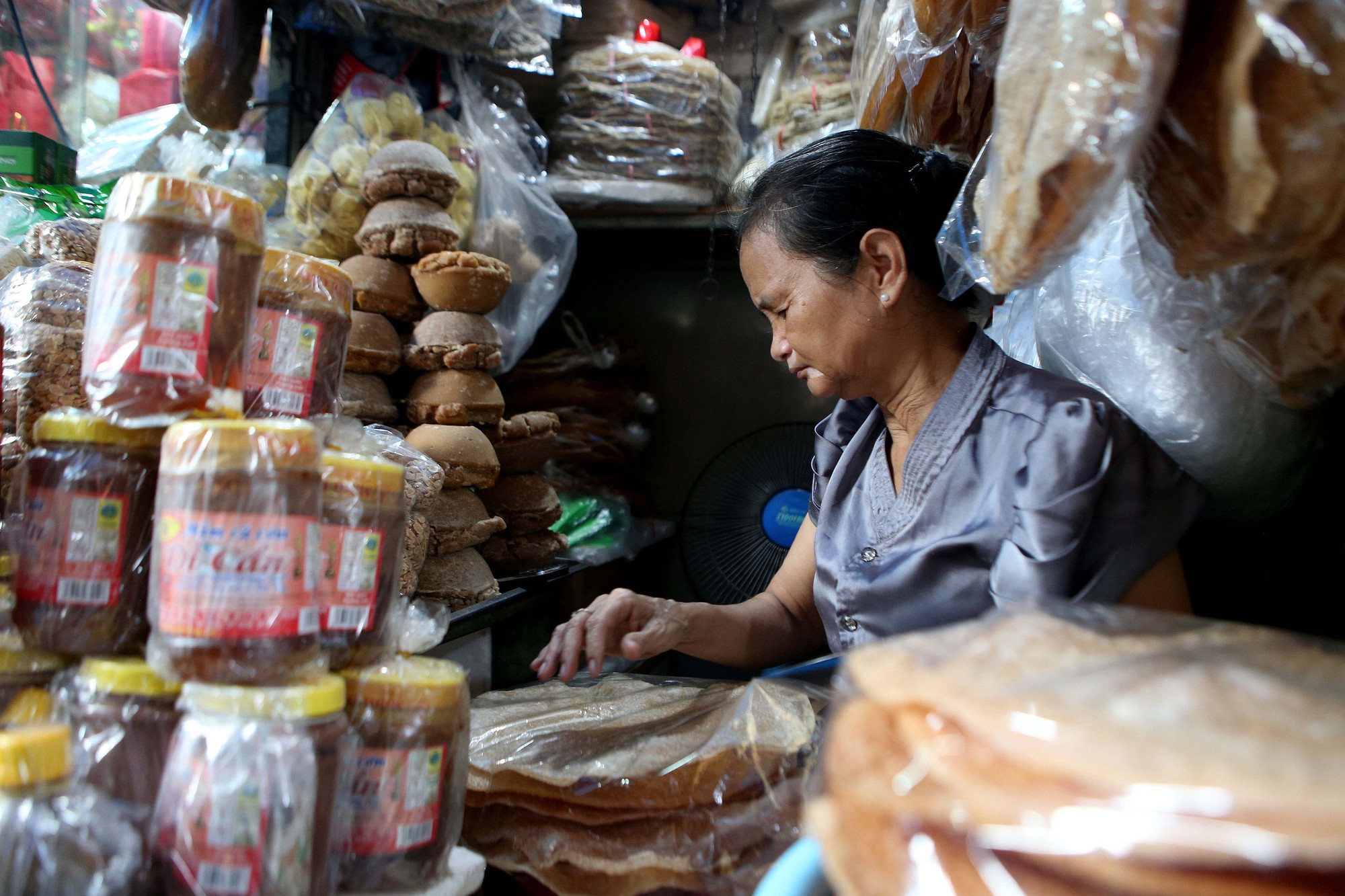 Hộ kinh doanh chờ gỡ vướng chính sách thuế - Ảnh 1