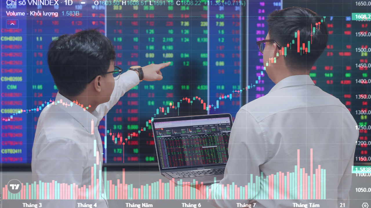 Chứng khoán liên tục lập đỉnh mới - Ảnh 1