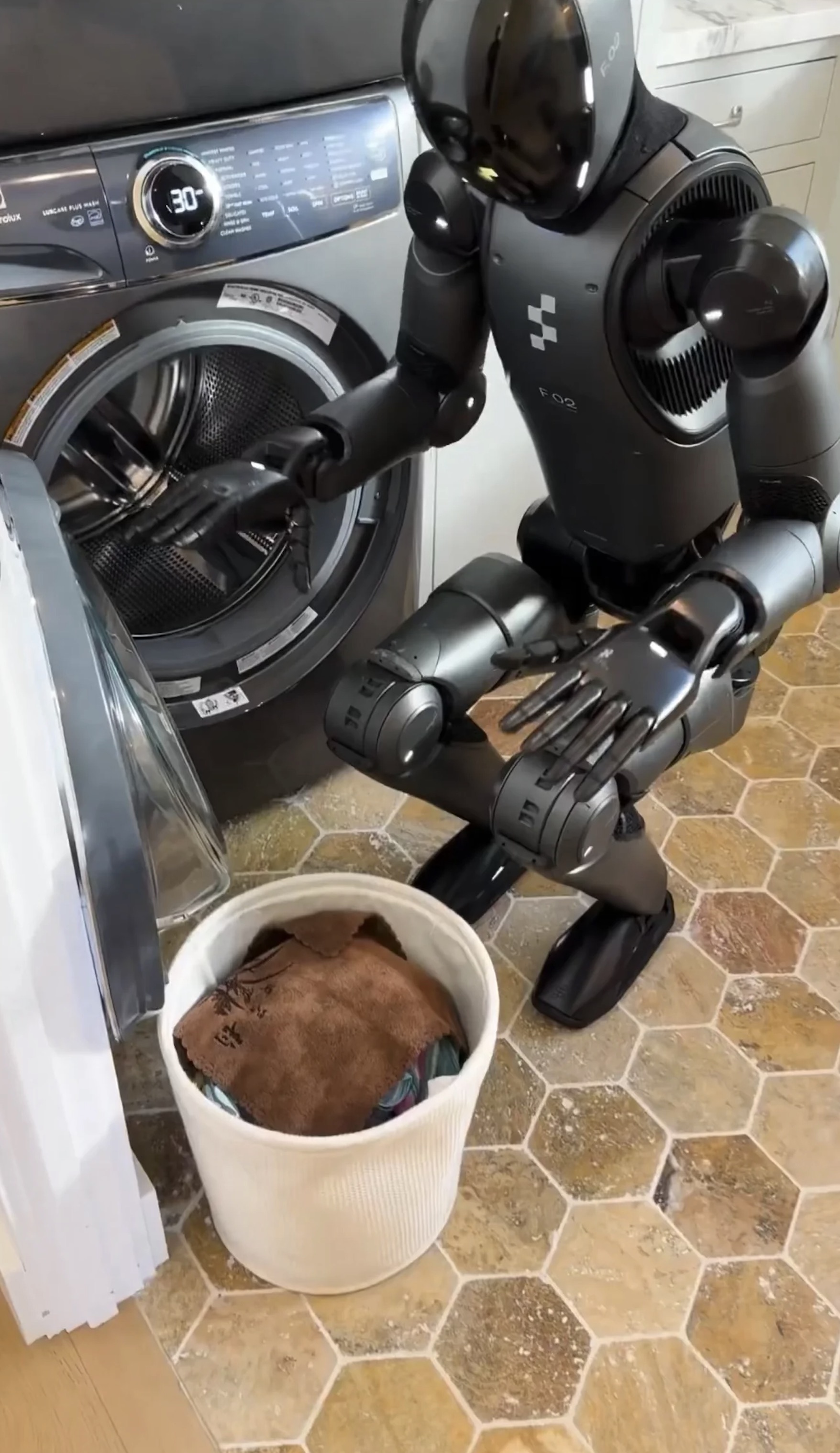 Robot Mỹ được khen hết lời vì biết gấp quần áo - Ảnh 3