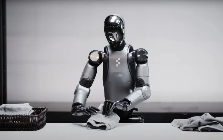 Robot Mỹ được khen hết lời vì biết gấp quần áo - Ảnh 1