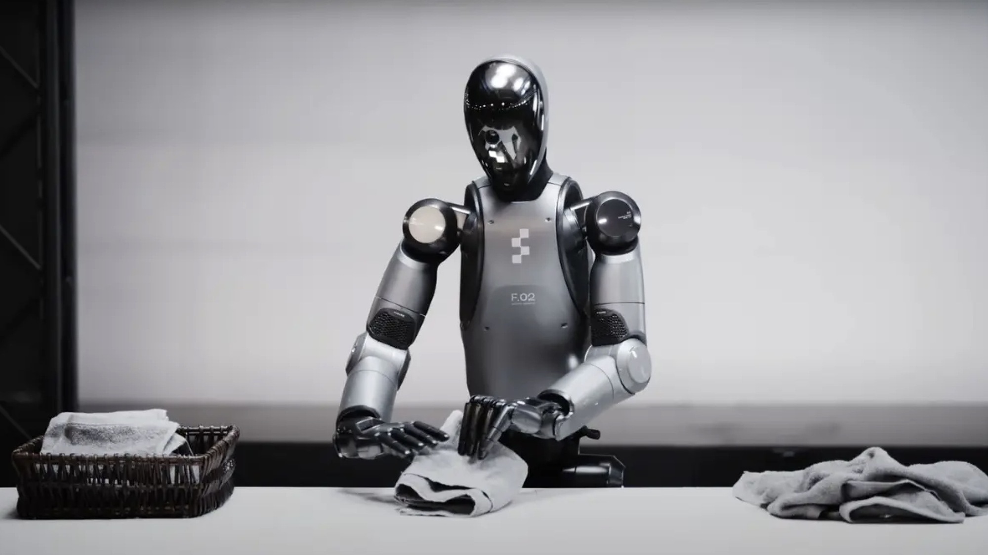 Robot Mỹ được khen hết lời vì biết gấp quần áo - Ảnh 2