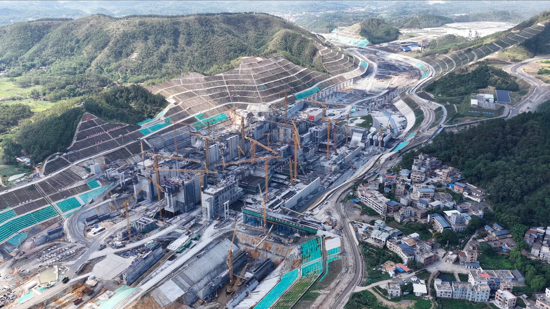 Tham vọng kết nối ASEAN, kênh đào 10 tỷ USD của láng giềng VN sắp hoàn thành, có điểm lớn nhất thế giới - Ảnh 3