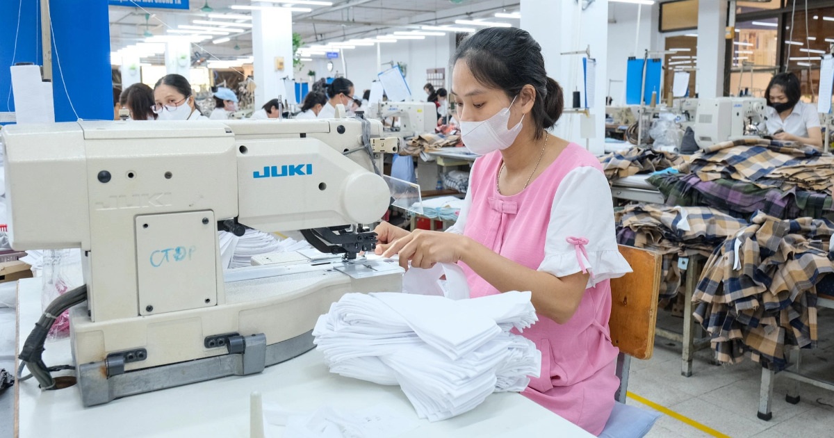 MỚI NHẤT: Tất tần tật những khoản tiền lao động nữ nhận được khi sinh con, theo Luật BHXH 2024 - Ảnh 1