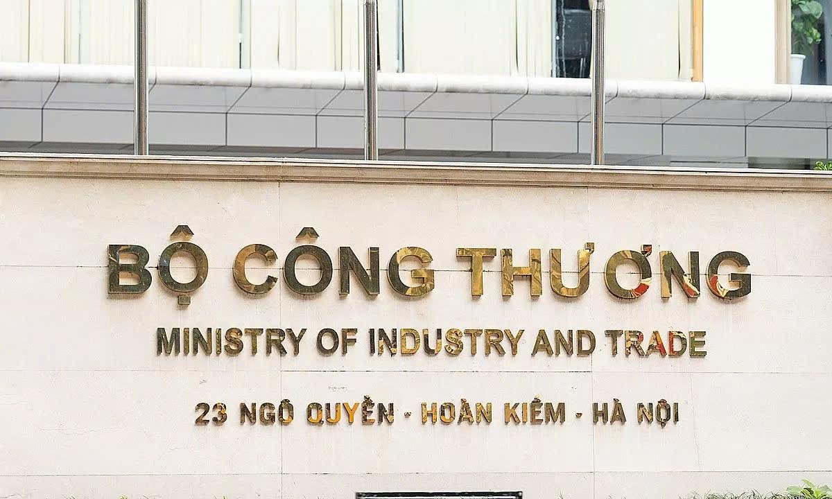 Chỉ còn 1 ngày nữa mức thuế đối ứng của Hoa Kỳ chính thức có hiệu lực ở Việt Nam: Bộ Công Thương thông tin về loạt kế hoạch sẽ trình lên Chính phủ vào ngày mai - Ảnh 1