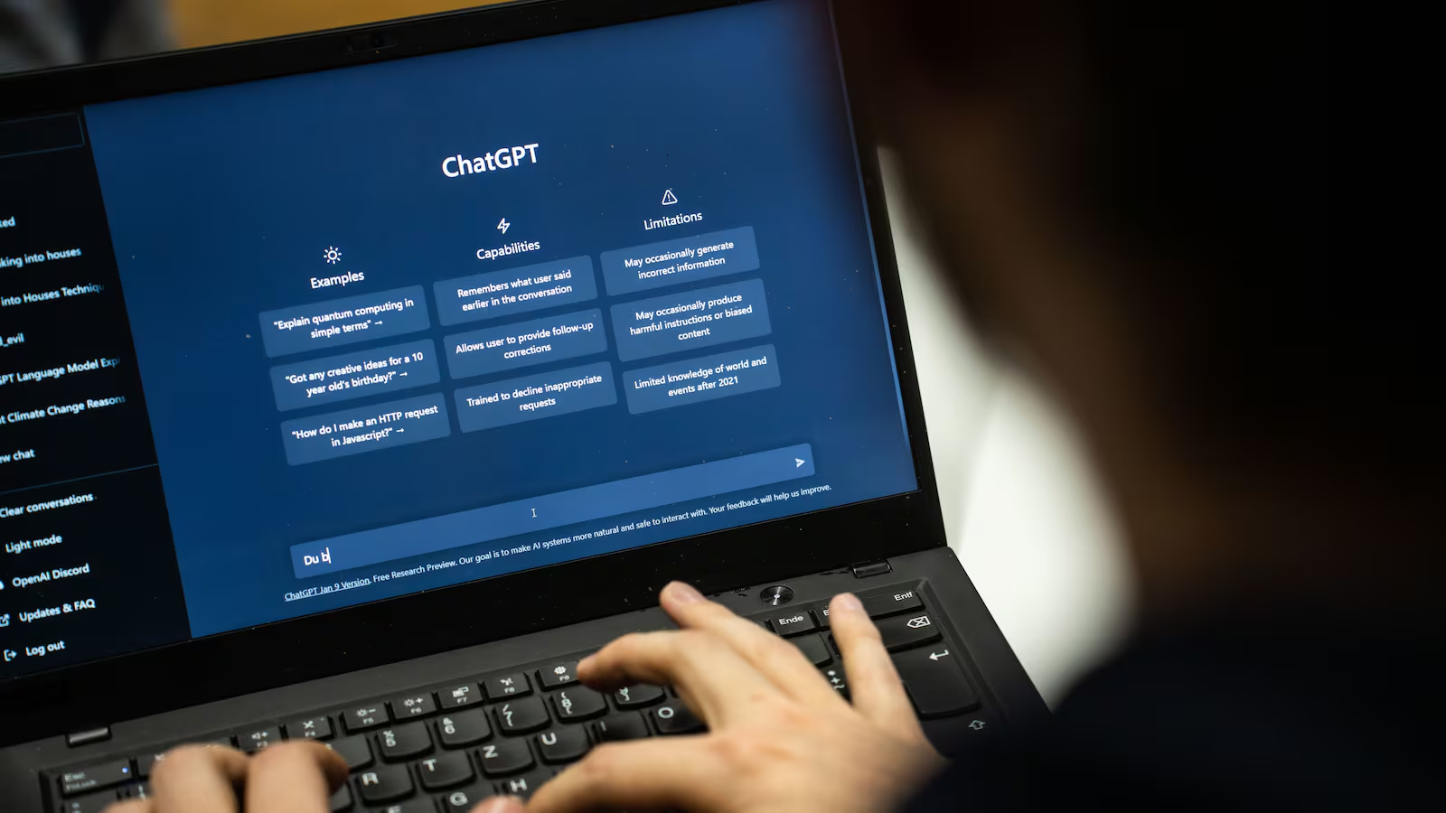 Lượng người sử dụng ChatGPT có thời điểm giảm tới 70%, lý do là gì? - Ảnh 2