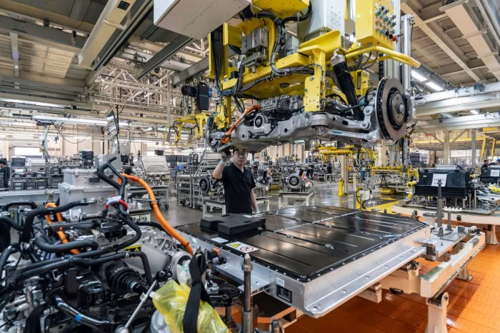 Cuộc chuyển đổi 100 năm của ngành ô tô: Ai sẽ trở thành Android, ai sẽ là iOS của thế giới xe hơi? - Ảnh 3