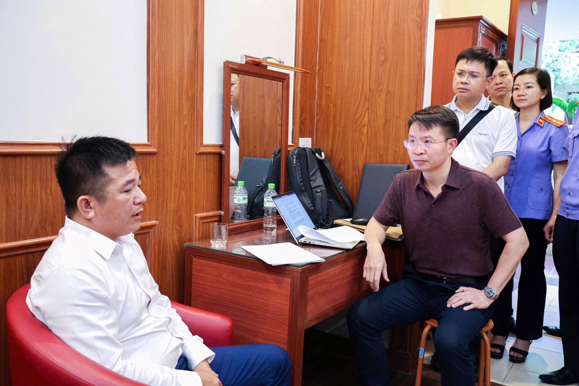 Triệt phá đường dây đa cấp lừa đảo hàng chục tỷ đồng: Dựng công ty ma, thuê người nước ngoài đóng vai doanh nhân tại hội thảo - Ảnh 2