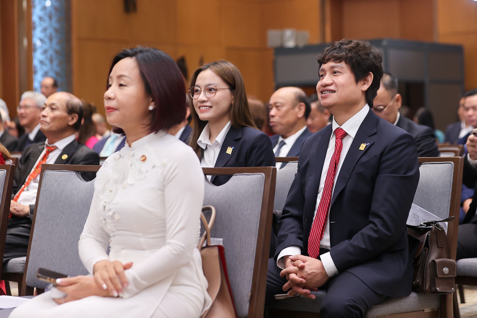 Thủ tướng: Bảo đảm doanh nghiệp thuộc mọi thành phần kinh tế được đối xử bình đẳng - Ảnh 3