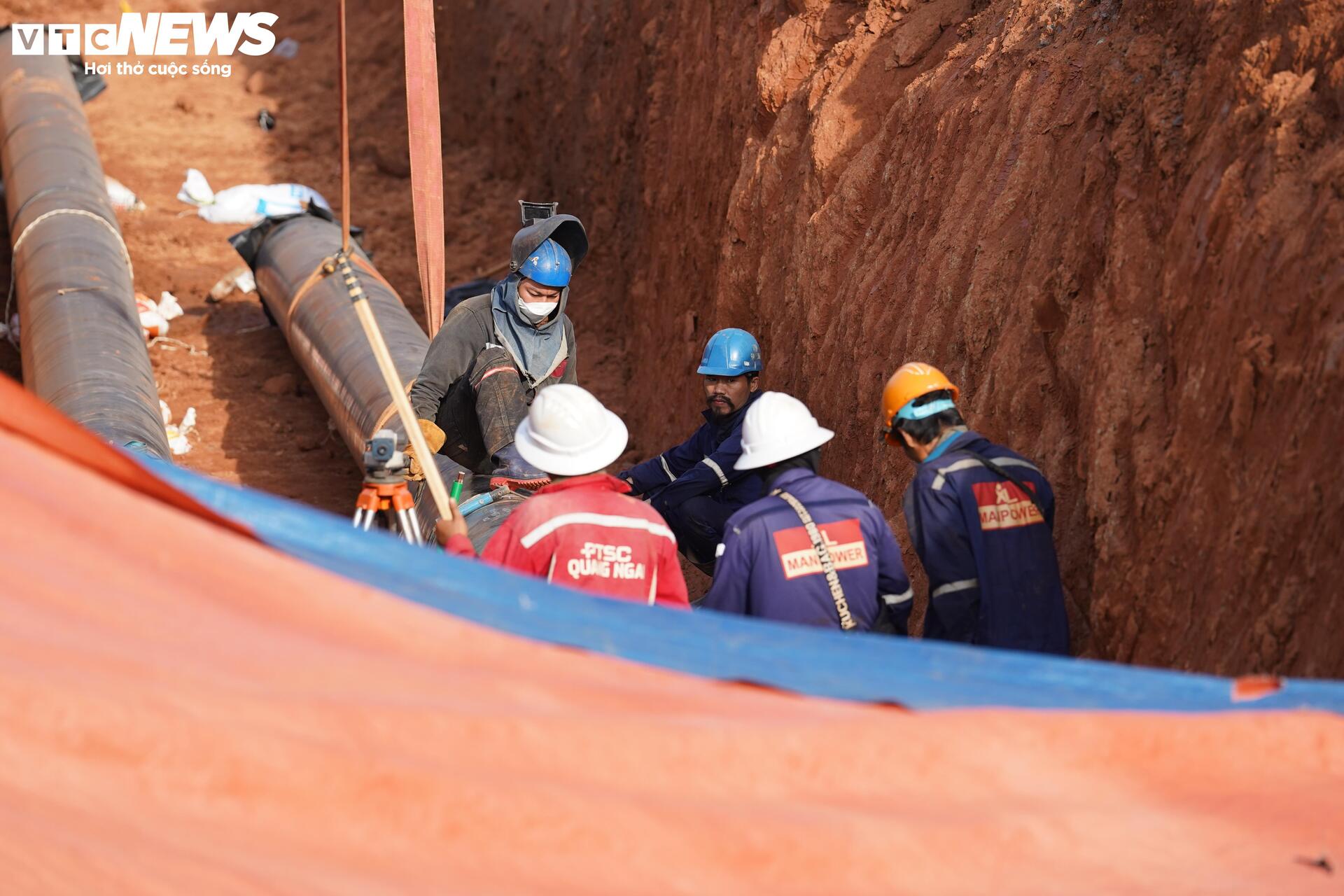 Cận cảnh bồn chứa nhiên liệu sân bay Long Thành tăng tốc về đích - Ảnh 6