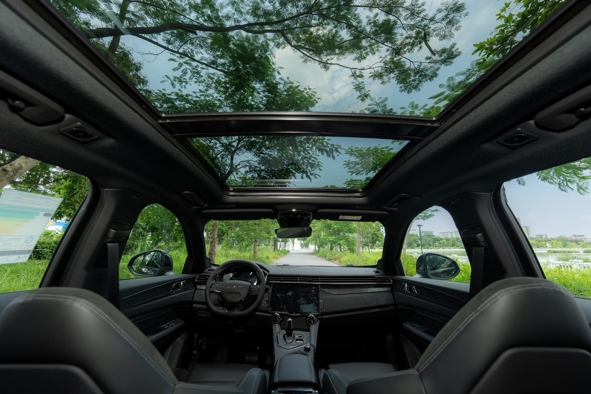 Chi tiết Lynk & Co 01 bản 'base' vừa ra mắt: Giá rẻ hơn 80 triệu đồng, bỏ một số tính năng nhưng vẫn còn ADAS - Ảnh 13