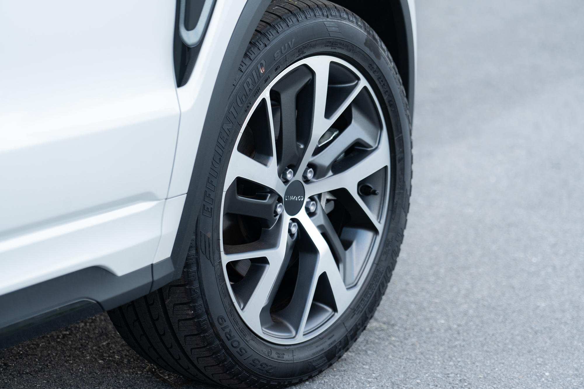 Chi tiết Lynk & Co 01 bản 'base' vừa ra mắt: Giá rẻ hơn 80 triệu đồng, bỏ một số tính năng nhưng vẫn còn ADAS - Ảnh 8