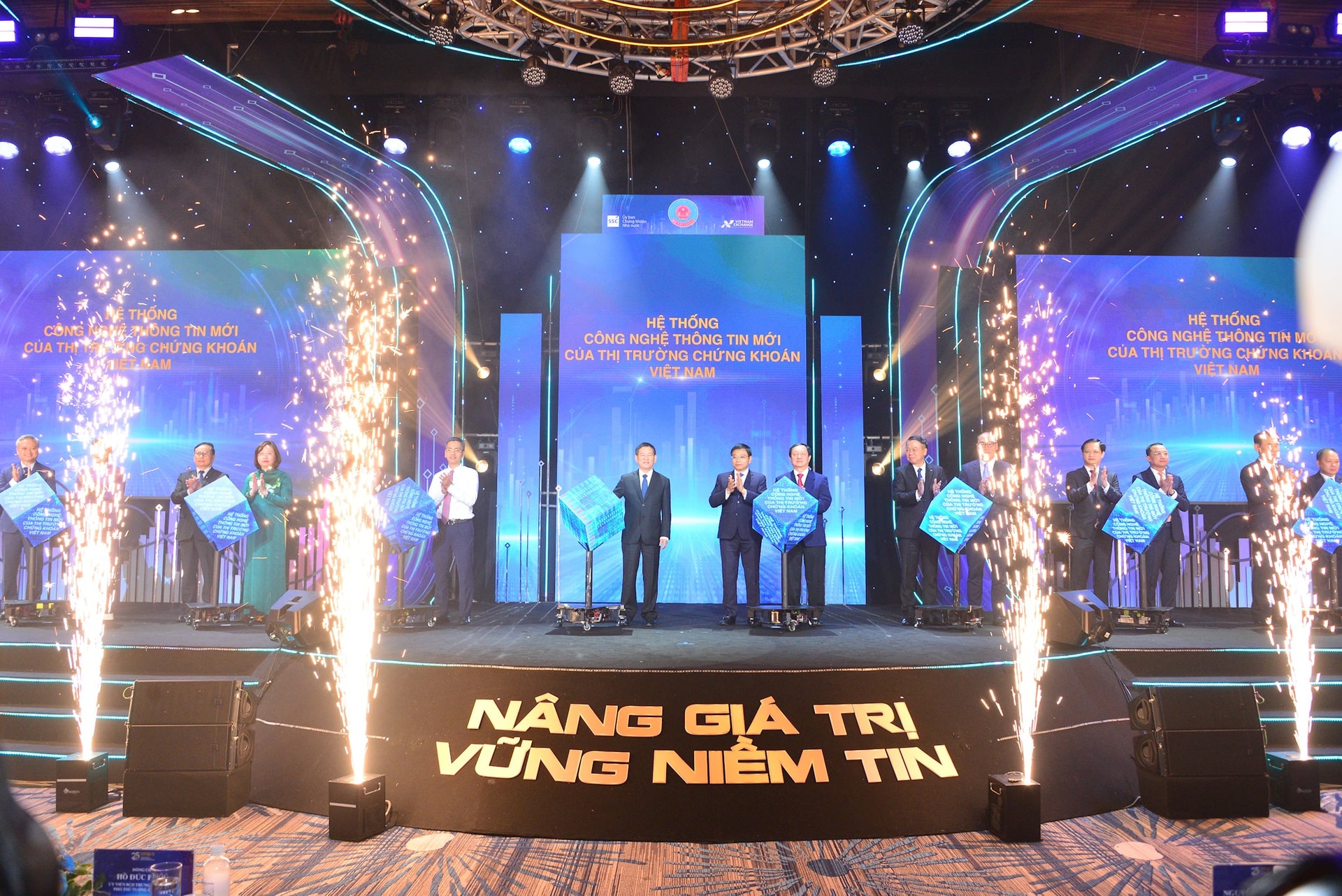 Bộ trưởng Nguyễn Văn Thắng nêu 5 nhiệm vụ trọng tâm của ngành chứng khoán, tin tưởng thị trường sớm được nâng hạng - Ảnh 1