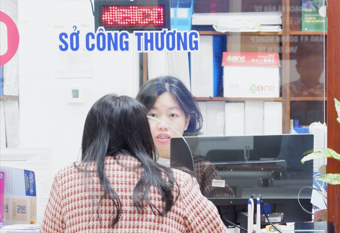 Duyệt biên chế sau sáp nhập, Đà Nẵng có hơn 44.900 người làm việc hưởng lương ngân sách - Ảnh 1