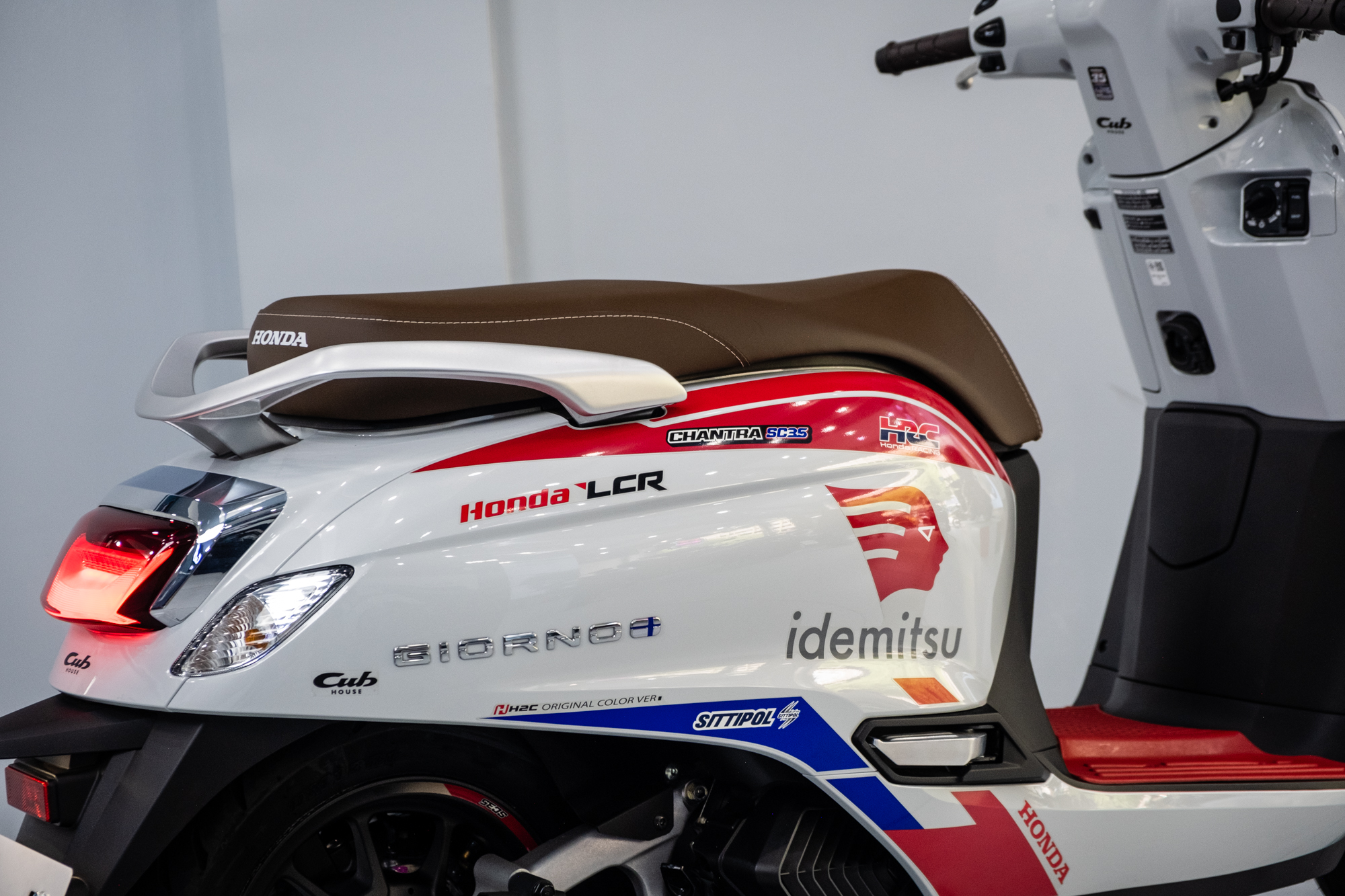 'Cận cảnh' hàng hiếm Honda Giorno+ SC35 ThaiGP đầu tiên về Việt Nam, giới hạn 99 chiếc trên toàn thế giới, giá có thể cả trăm triệu - Ảnh 17