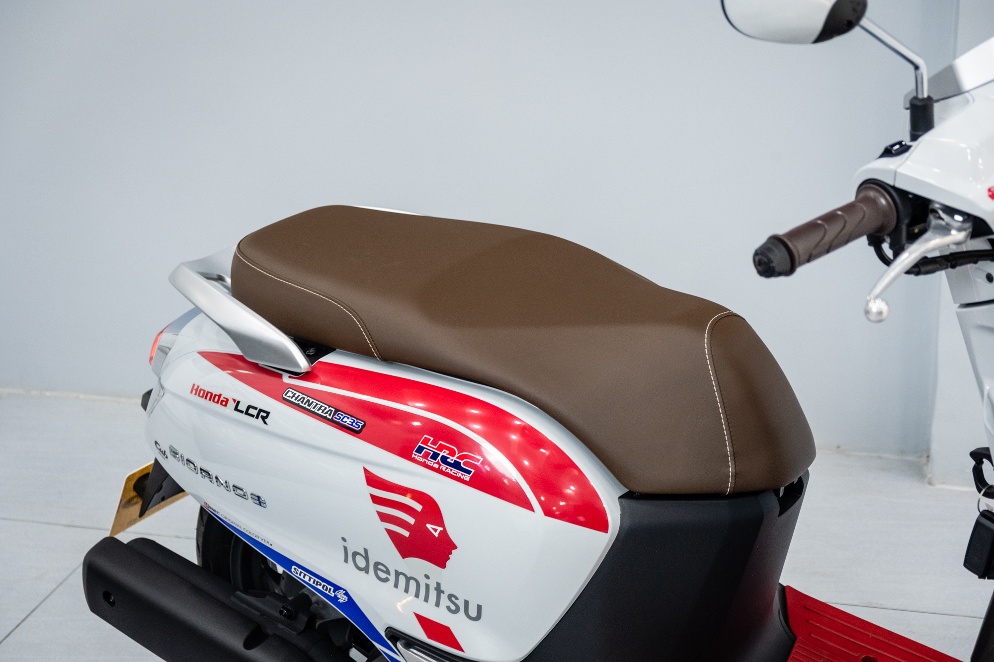 'Cận cảnh' hàng hiếm Honda Giorno+ SC35 ThaiGP đầu tiên về Việt Nam, giới hạn 99 chiếc trên toàn thế giới, giá có thể cả trăm triệu - Ảnh 18