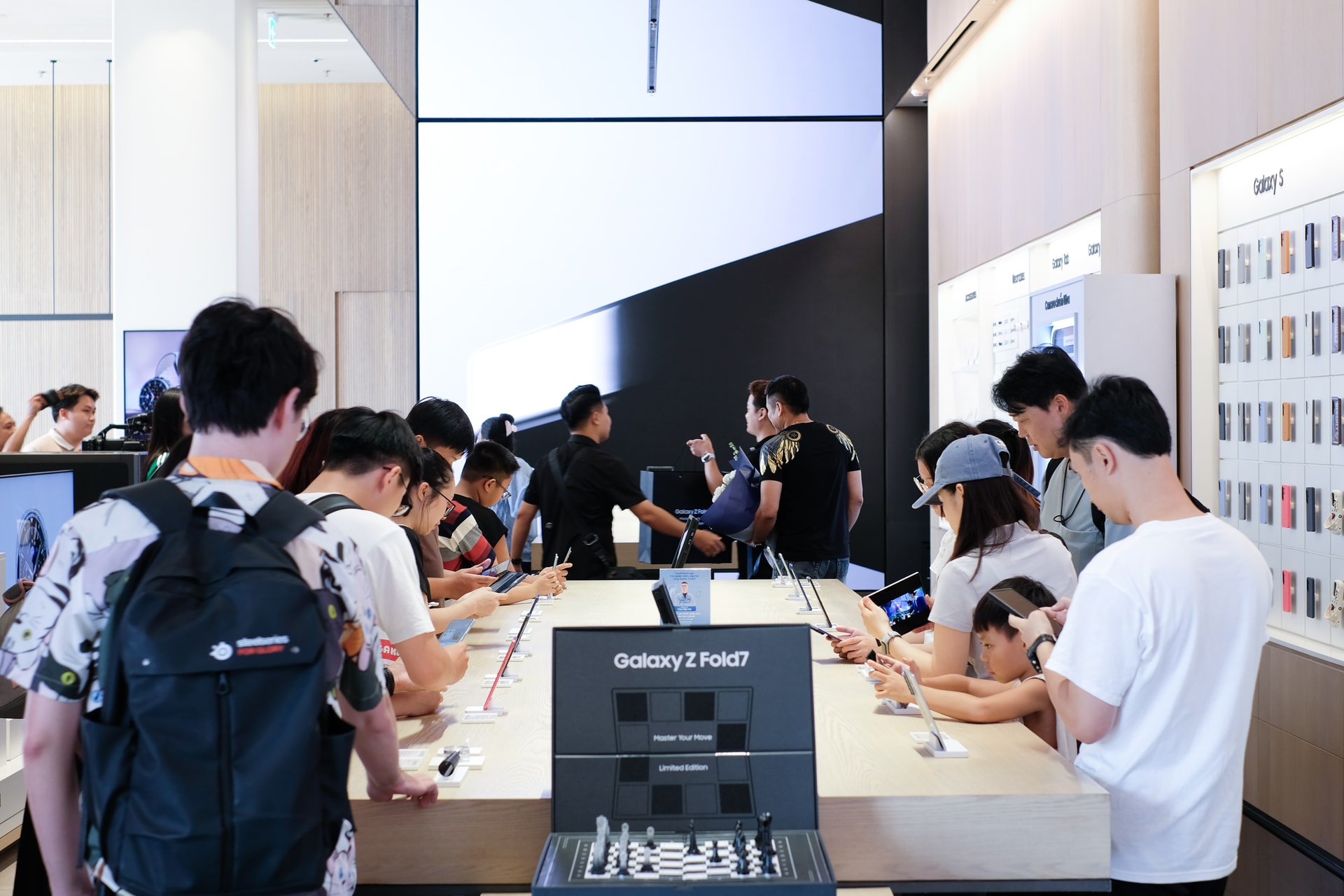 Samsung không ngại đối thủ làm điện thoại gập: 'Càng nhiều lựa chọn, người dùng càng có lợi' - Ảnh 2